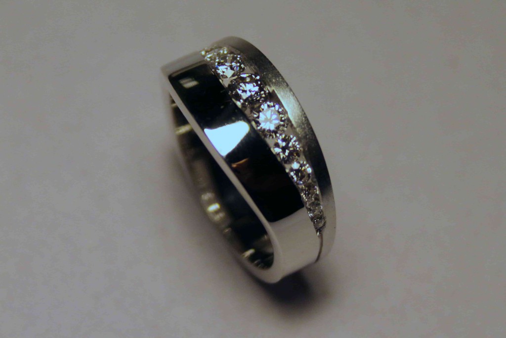 anillo de compromiso actual