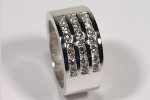 se puede diseñar anillo de compromiso